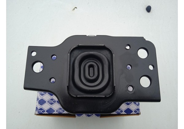 Подушка, опора двигуна права Renault Megane II, Scenic II, Kangoo II 1.4, 1.6, 1.6 16V, 1.5, 8200014931*